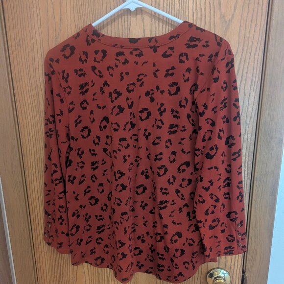 Liz Claiborne Leopard Print 3/4 Sleeve V-Neck Pullover Top Terracotta-Large - Picture 4 of 4